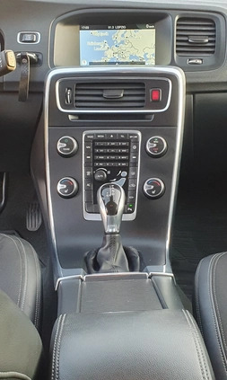Volvo V60 cena 35900 przebieg: 299000, rok produkcji 2016 z Bochnia małe 497